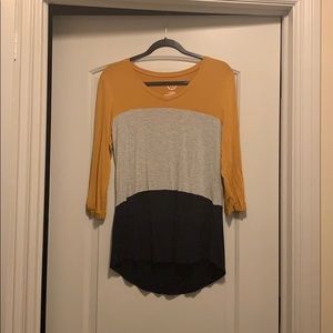 Maurices shirt size small
